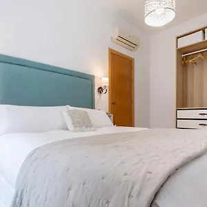 Genteel Arfe Terrace Apartment